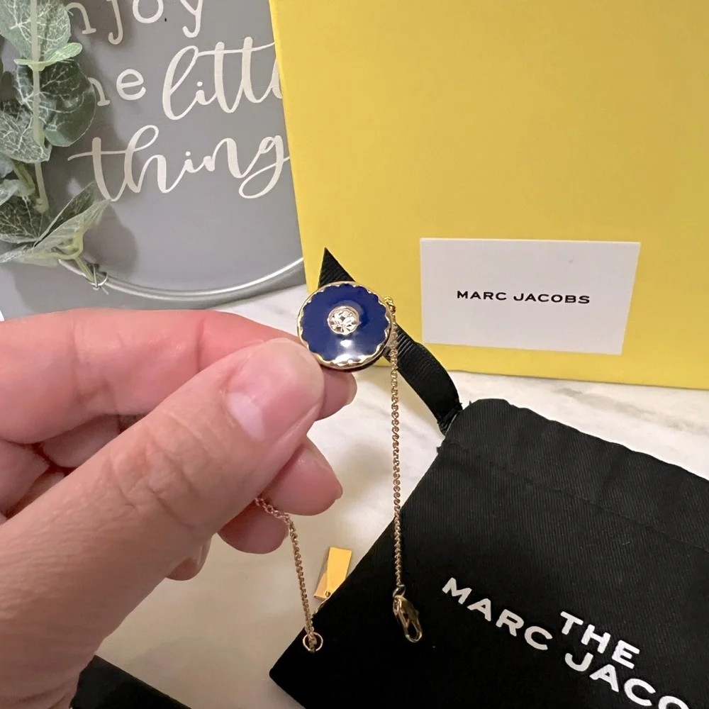 5 pcs. Marc Jacobs Medallion Gold and Blue Bracelet - Picture 4 of 11